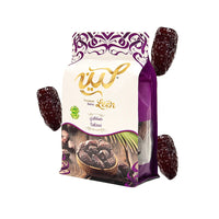 Leen Safawi dates pouch with dates around it